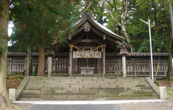 Suwa Taisha Kamisha Maemiya