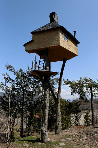 Takasugi-an. The too-high tea house